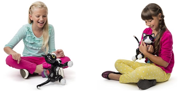 Niñas con la mascota robot Kitty de Zoomer